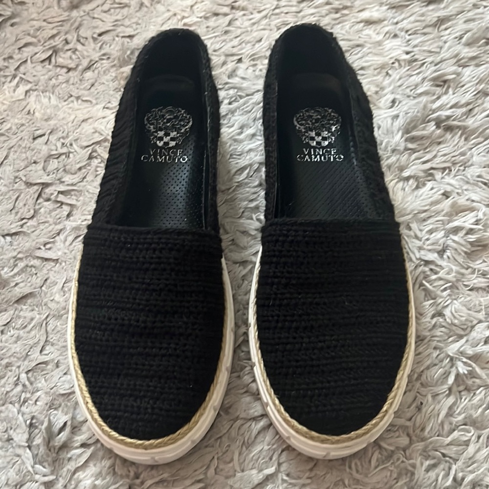 Vince Camuto Relinsta Platform Crochet Slip-On Sneakers Black White Tan 9.5